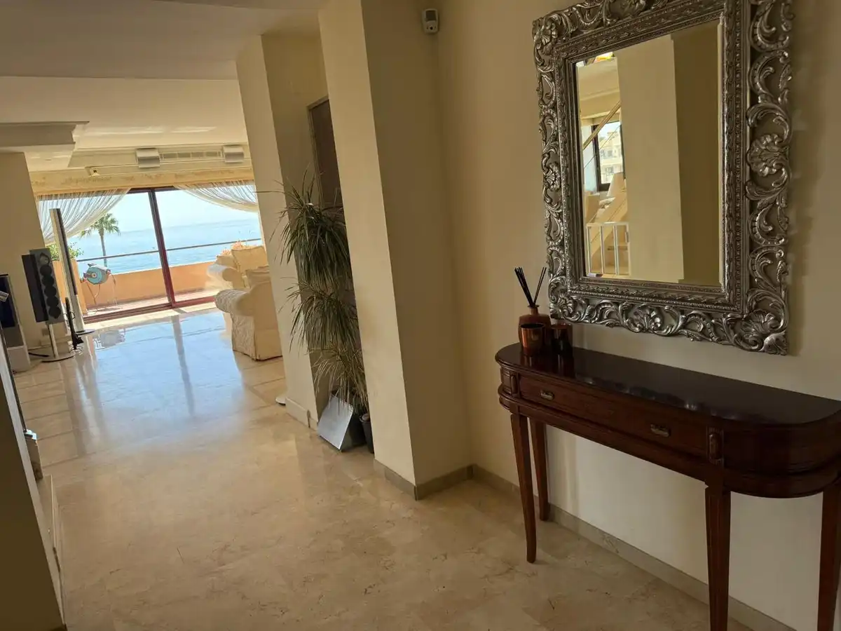 Maisonette zur Miete in Estepona mit Terrasse, Schwimmbad und Gemeinschaftspool