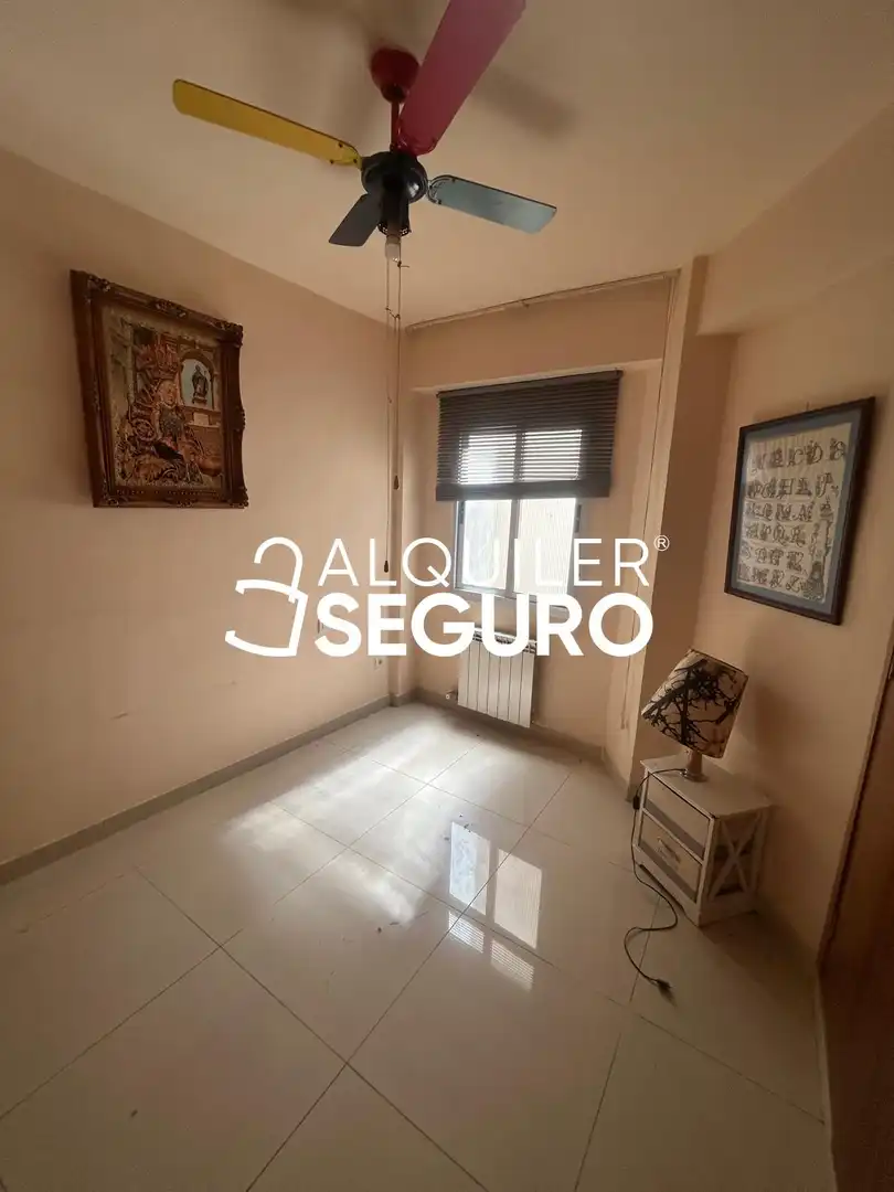 Habitación de Piso de alquiler en Granada con Aire acondicionado, Calefacción y Terraza