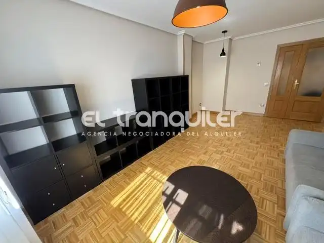 Piso de alquiler en Parla con Aire acondicionado, Piscina y Amueblado