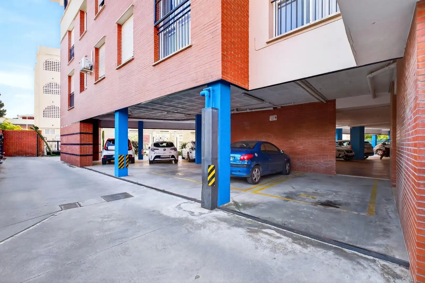 Parking de Piso en venta en Málaga con Piscina comunitaria