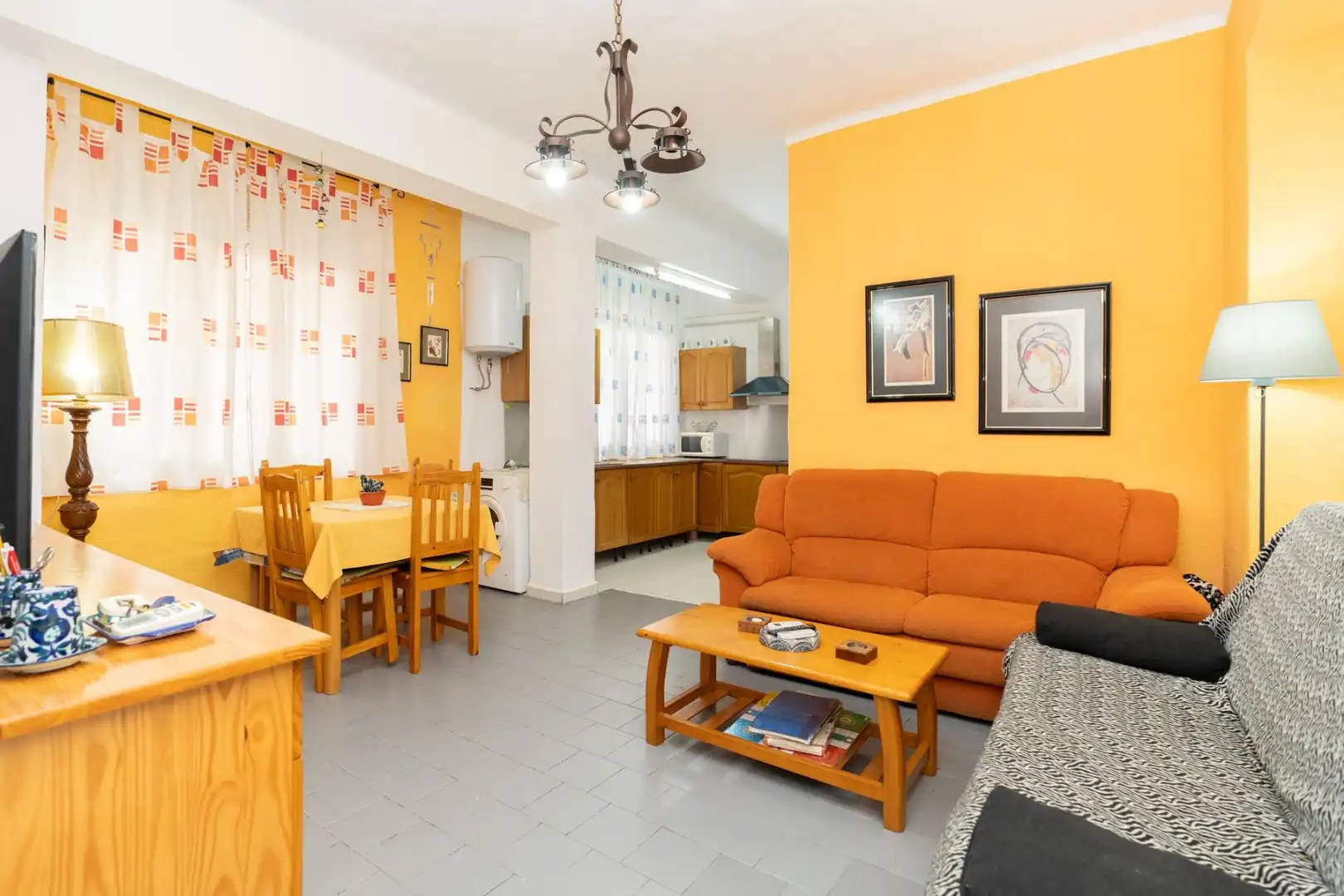 Sala d'estar de Oficina en venda en Motril amb Aire condicionat