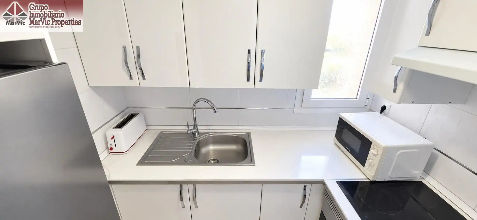 Cocina de Apartamento de alquiler en Playa Poniente