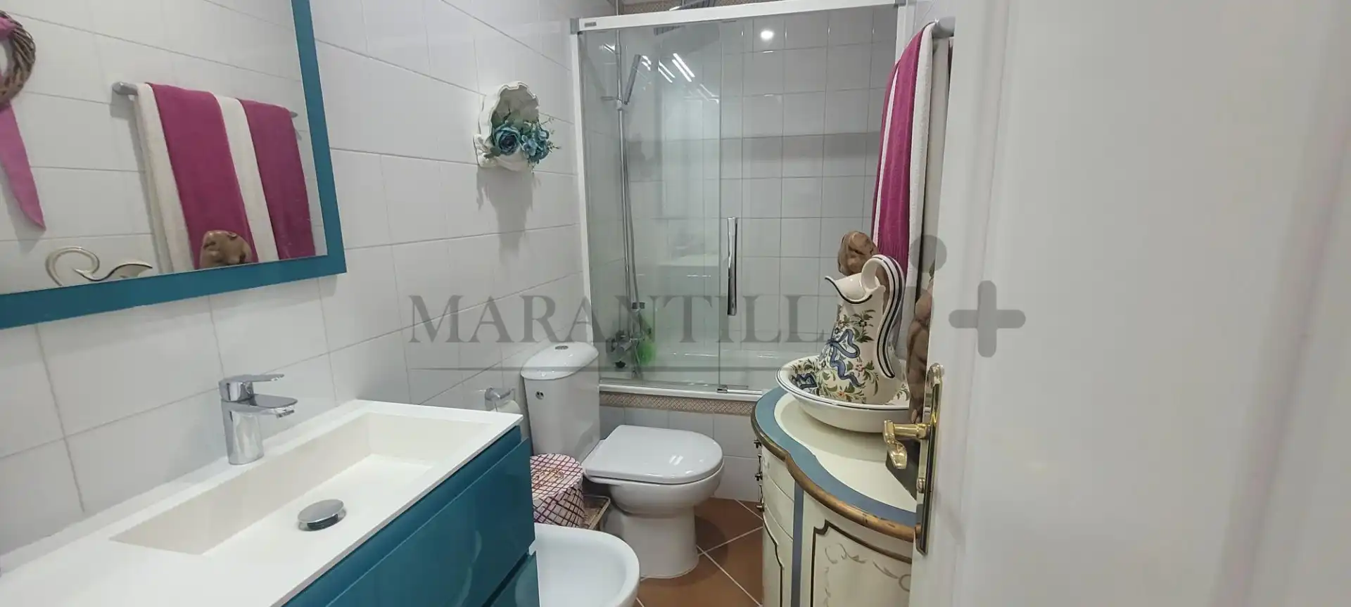Baño de Casa adosada en venta en Islantilla con Aire acondicionado, Calefacción y Jardín privado