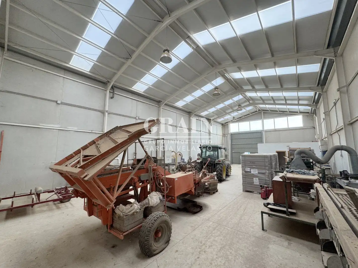 Industrial building for sale in Pedanías - Extrarradio