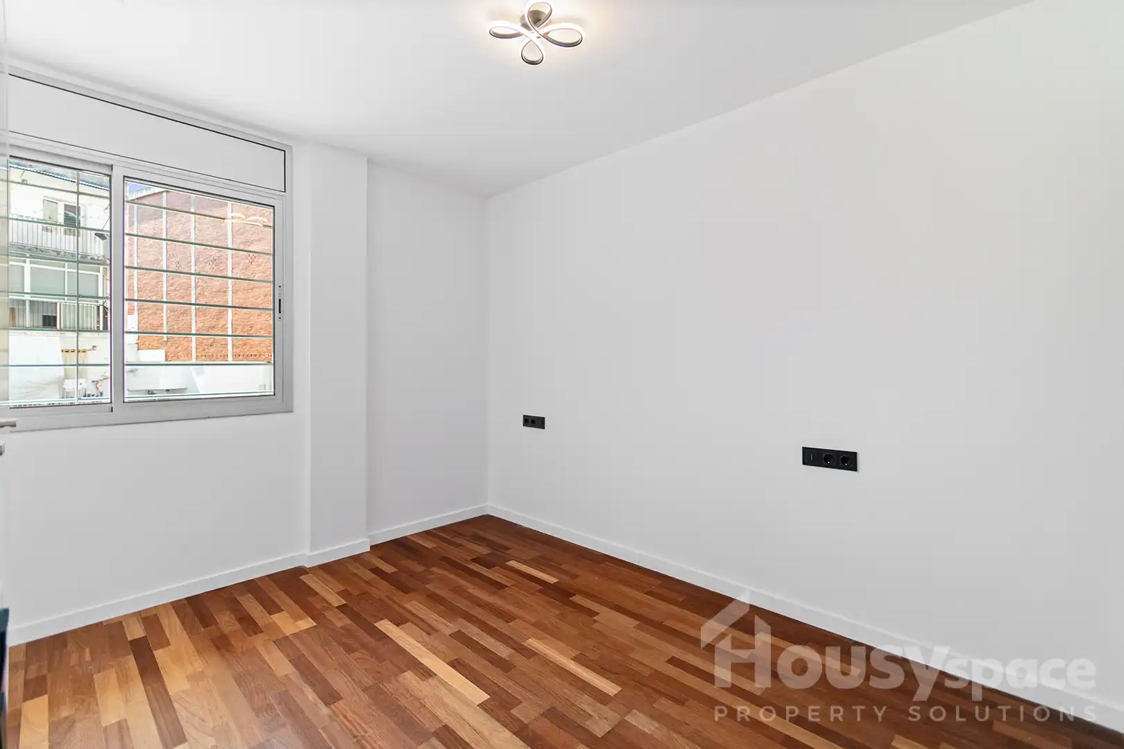Bedroom of Duplexes for sale in Barcelona  with Air Conditioner, Heating and Private garden