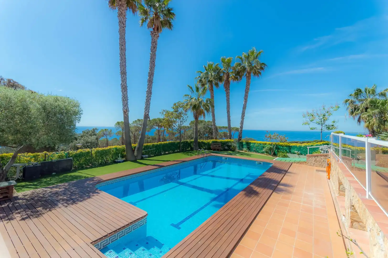 Detached house with terrace for sale in Montgoda