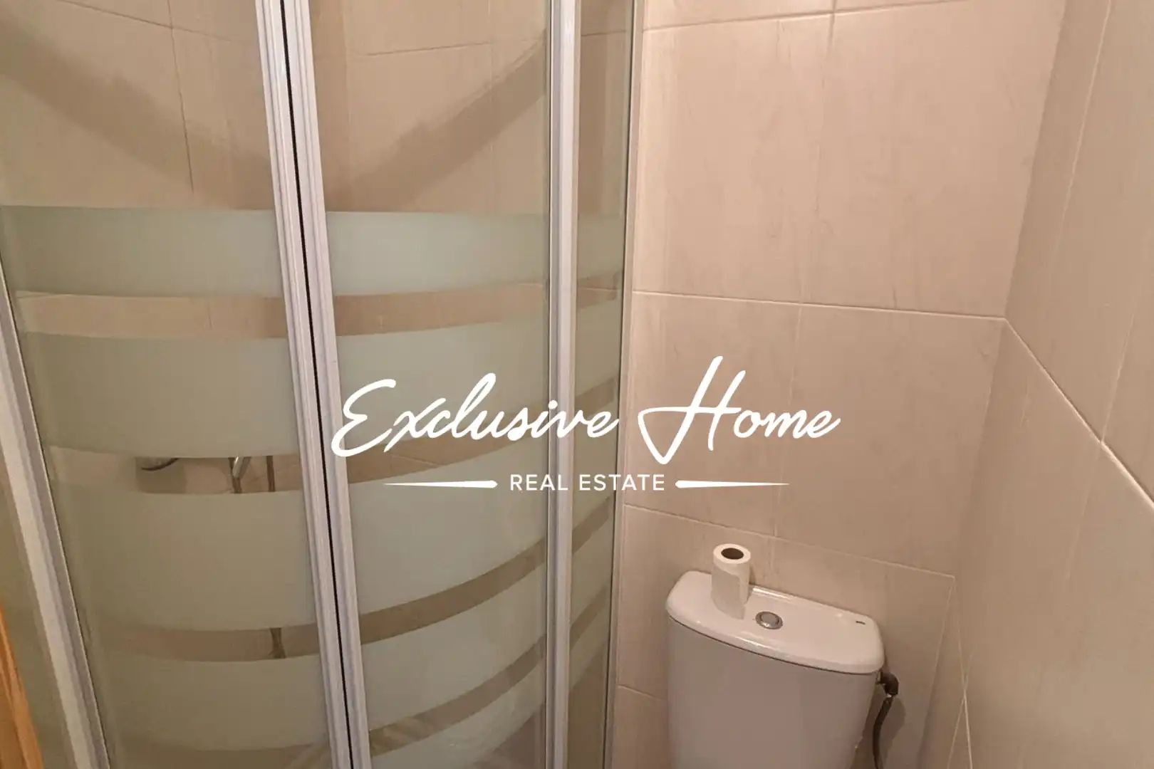 Bathroom of Houses for sale in Cortes de Arenoso  with Storage room, Furnished and Balcony