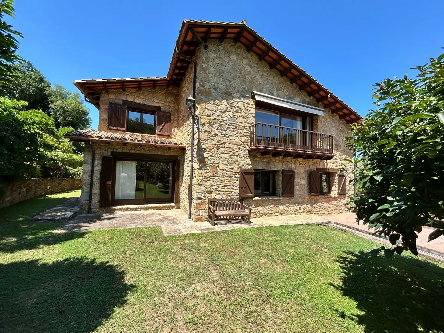 Vista exterior de Casa o chalet en venta en Sant Joan Les Fonts con Aire acondicionado, Calefacción y Parquet