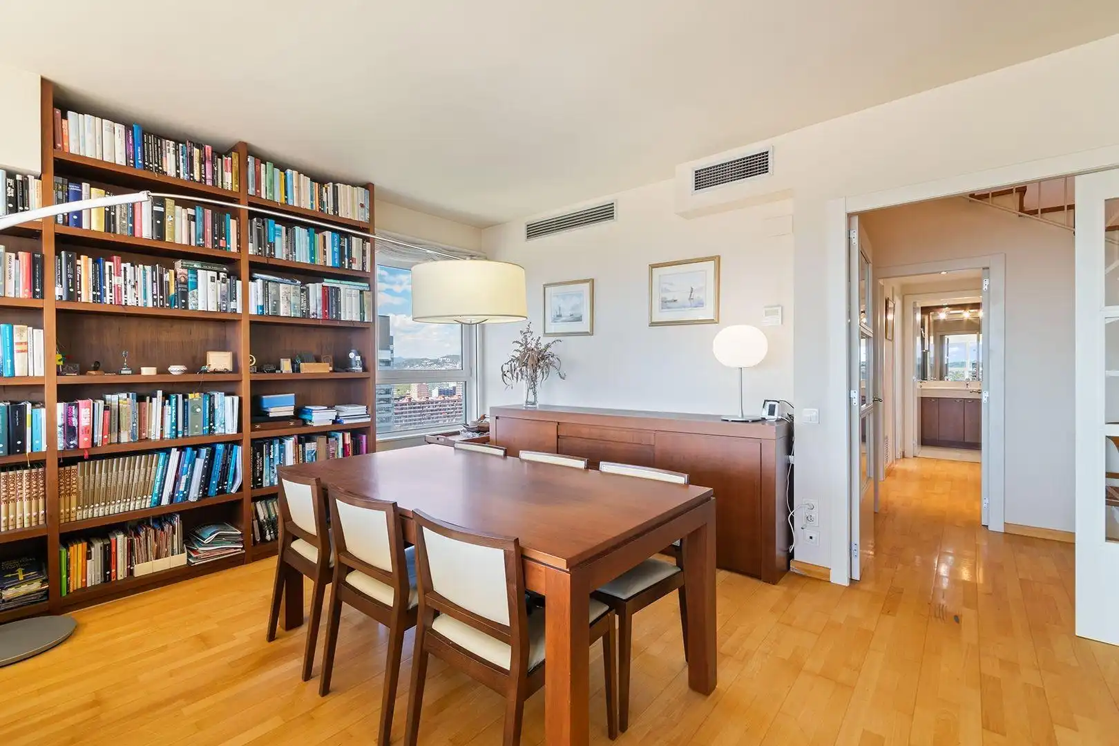 Esszimmer von Maisonette zum Verkauf in Barcelona mit Klimaanlage, Heizung und Privatgarten