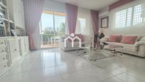 Living room of Single-family semi-detached for sale in El Masnou  with Air Conditioner, Heating and Terrace