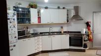 Cuina de Casa o xalet en venda en Vigo  amb Calefacció i Terrassa