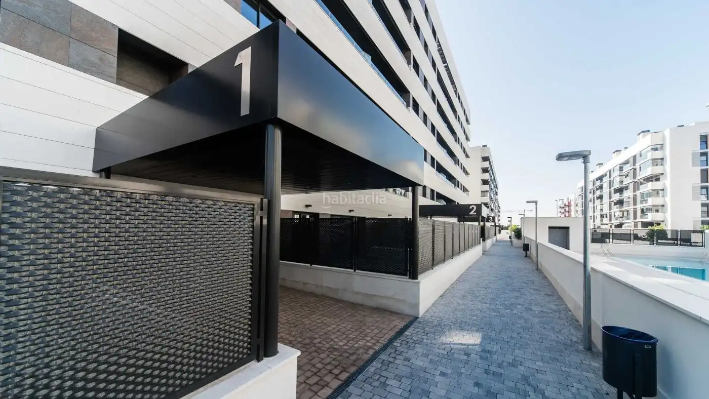 Piso con piscina en venta en Avenida Donantes de Órganos 3, imagen 8