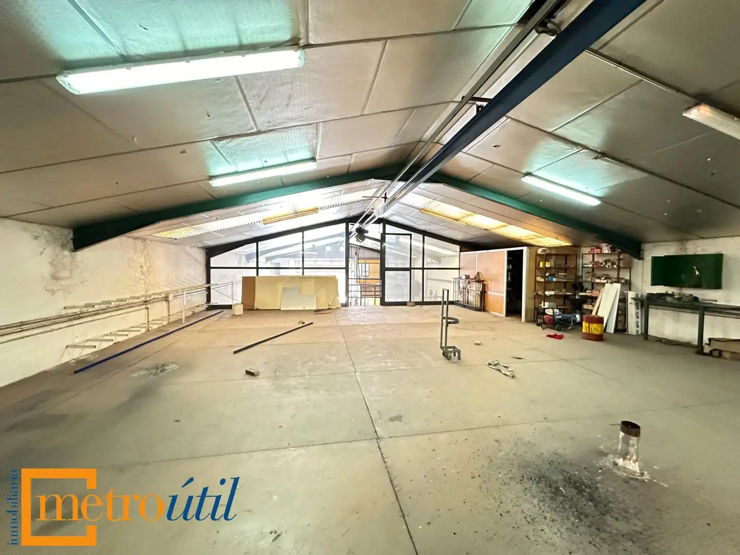Nave industrial en venta en Villares de la Reina