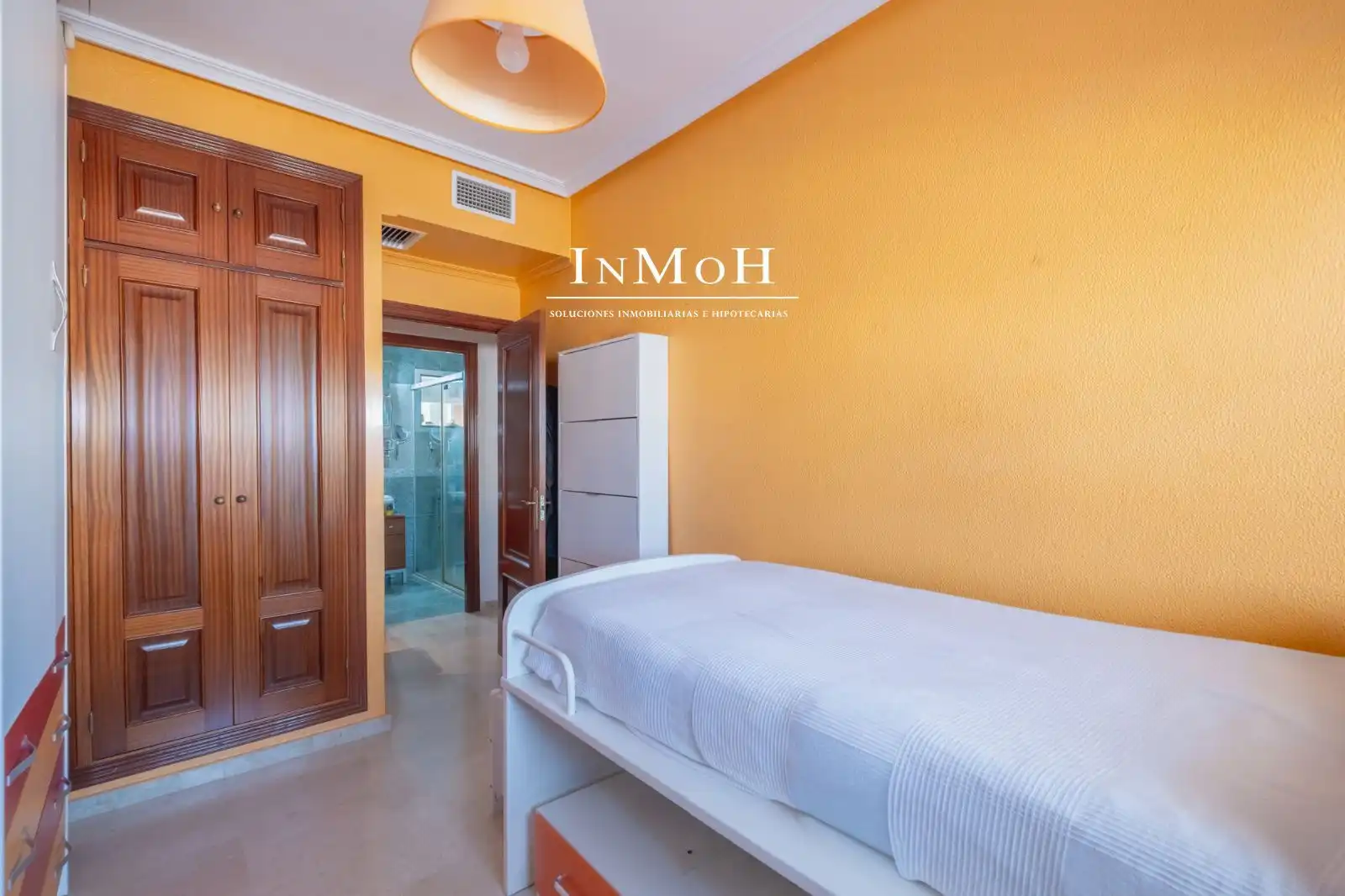 Schlafzimmer von Wohnung zum Verkauf in Cádiz mit Klimaanlage, Heizung und Terrasse