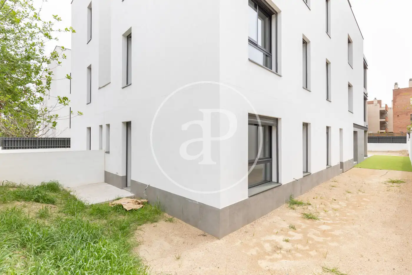Exterior view of Flat for sale in Sant Cugat del Vallès  with Air Conditioner, Heating and Private garden
