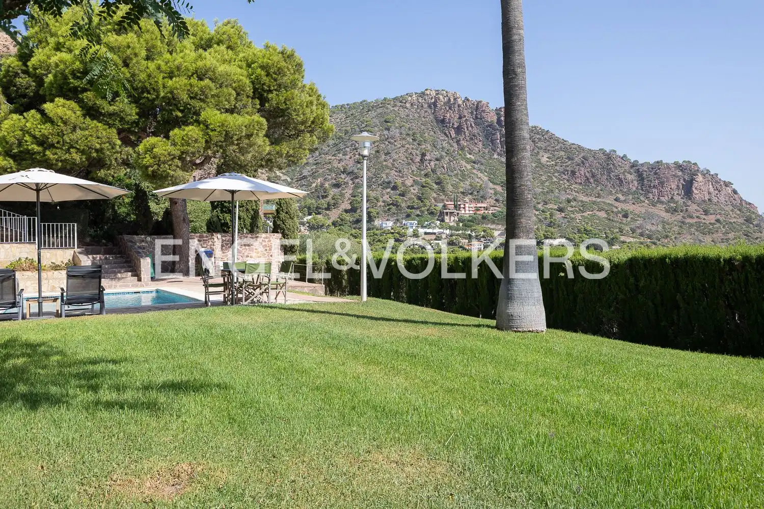 Vista exterior de Casa o xalet en venda en Sagunto / Sagunt amb Aire condicionat, Calefacció i Jardí privat