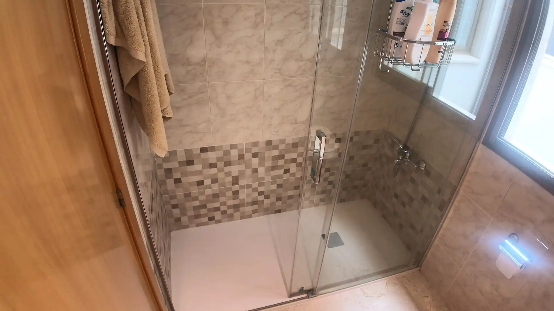 Baño de Piso en venta en Molins de Rei con Aire acondicionado, Calefacción y Piscina
