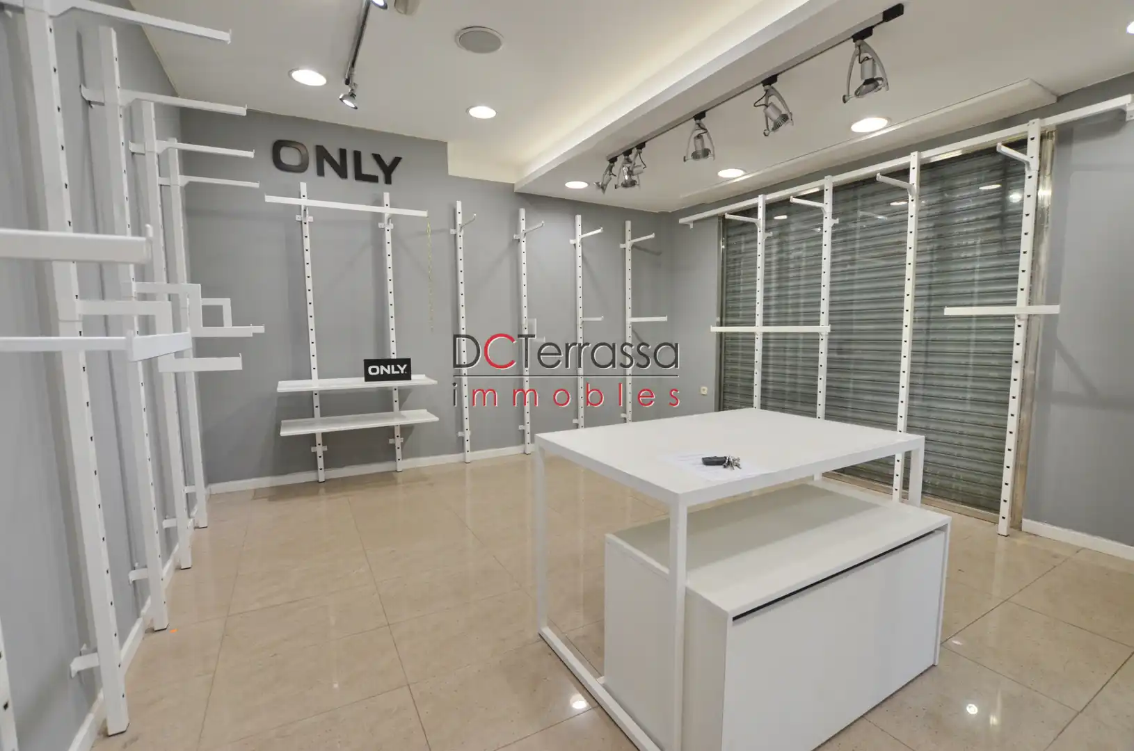 Local en venta en Terrassa con Aire acondicionado, Calefacción y Amueblado