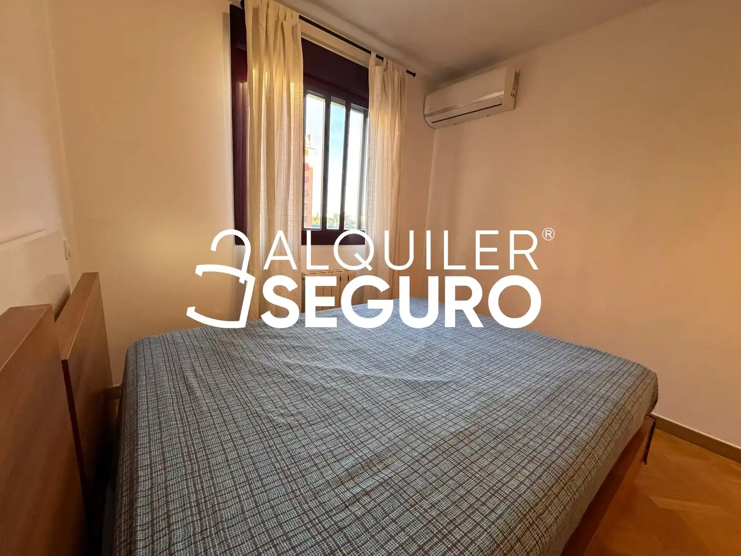 Bedroom of Flat for rent in Carabanchel