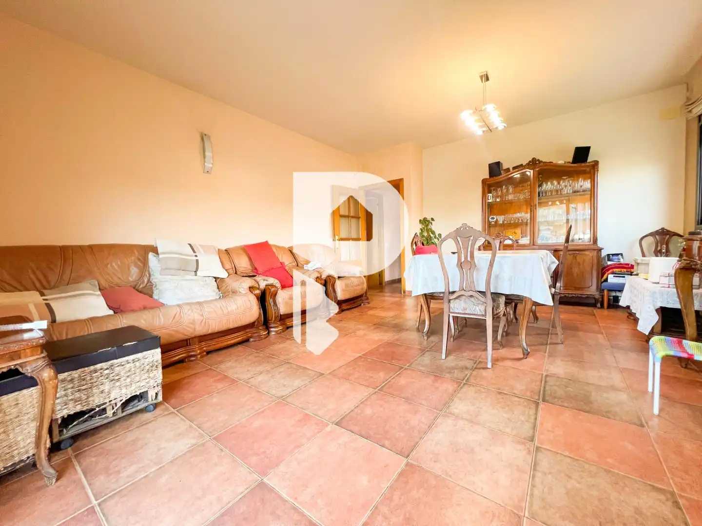 Sala d'estar de Casa o xalet en venda en Vallirana amb Aire condicionat, Calefacció i Jardí privat