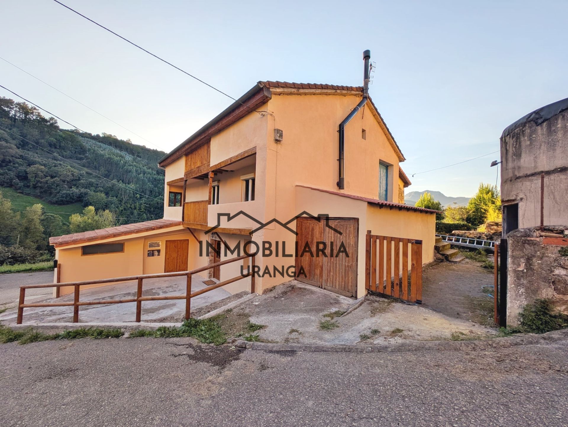 Exterior view of House or chalet for sale in Ramales de la Victoria  with Heating and Terrace