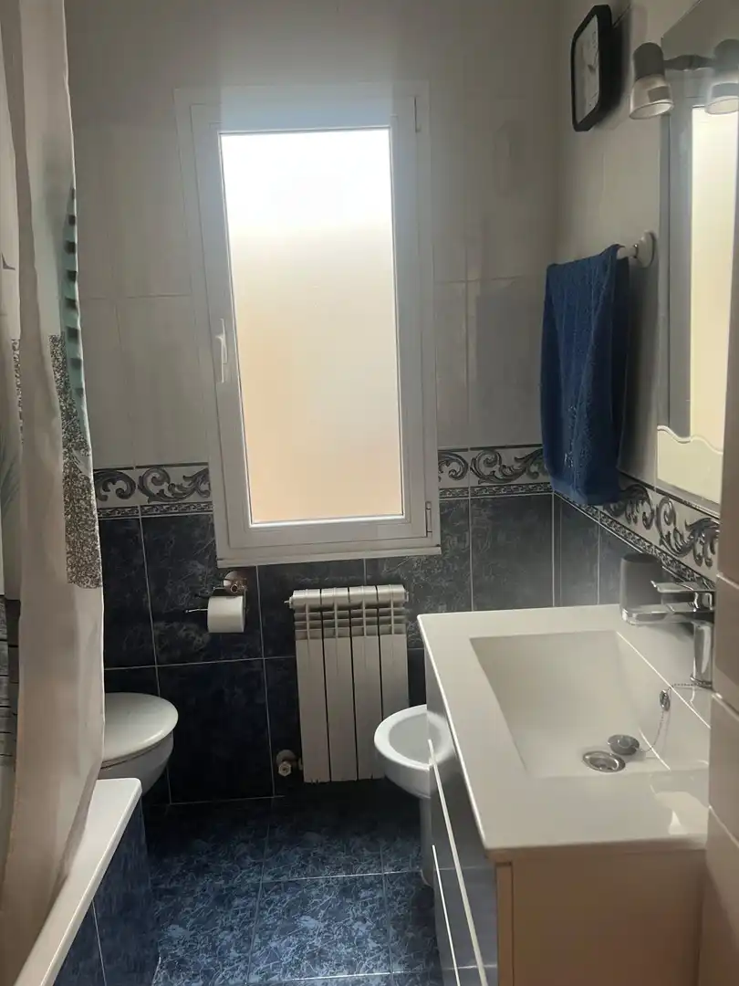 Baño de Piso en venta en Gijón  con Calefacción, Terraza y Amueblado