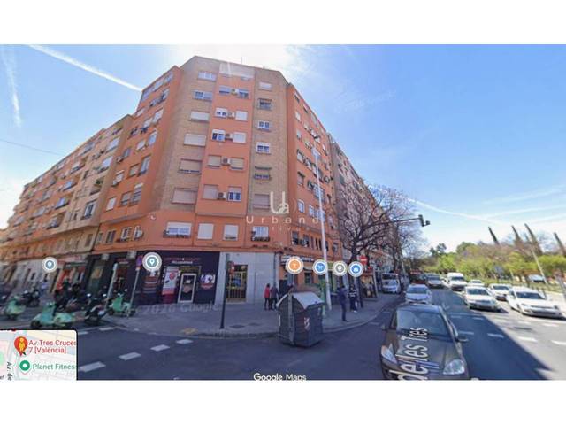 Piso en Venta en Avenida Tres Cruces en Tres Forques
