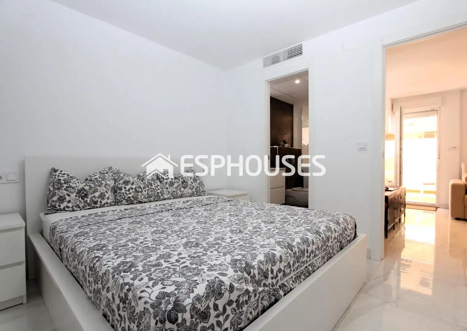 Habitación de Apartamento en venta en Guardamar del Segura con Aire acondicionado, Terraza y Amueblado