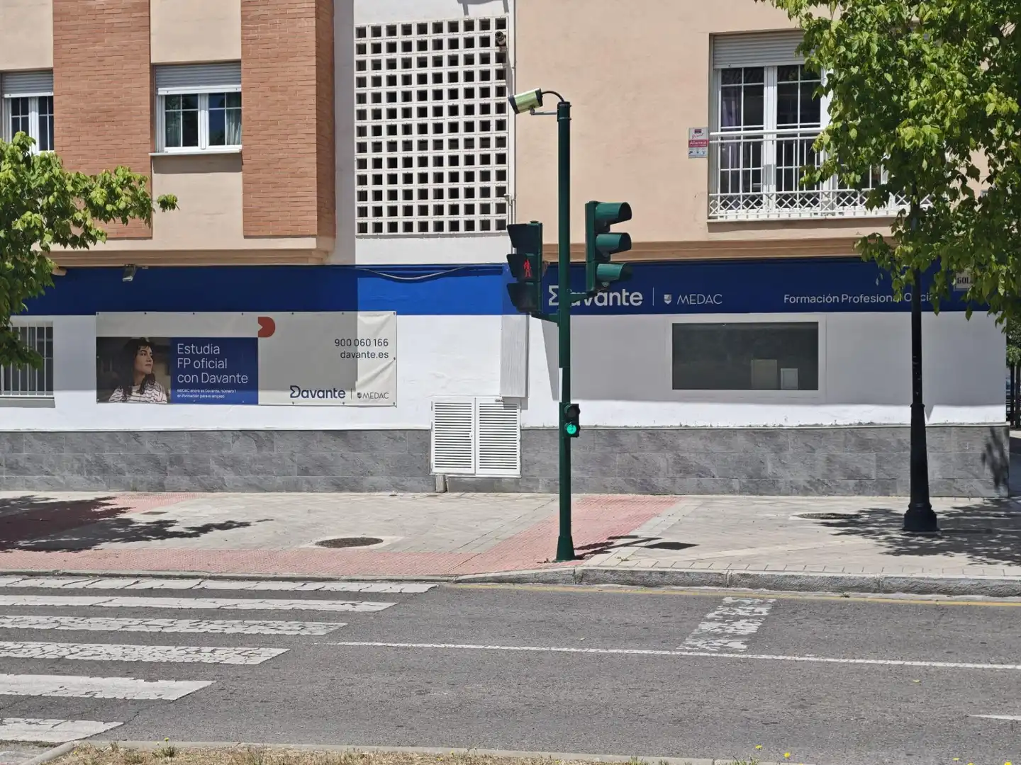 Vista exterior de Piso en venta en Granada con Terraza, Amueblado y Balcón