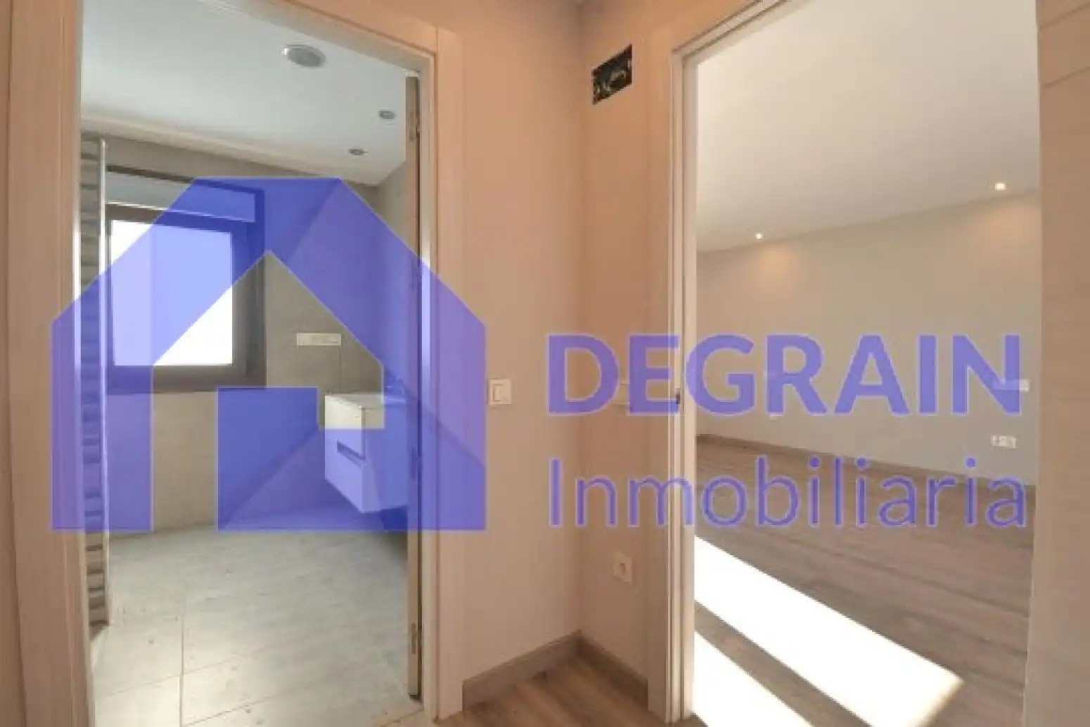 Dormitori de Casa o xalet en venda en Oviedo  amb Terrassa