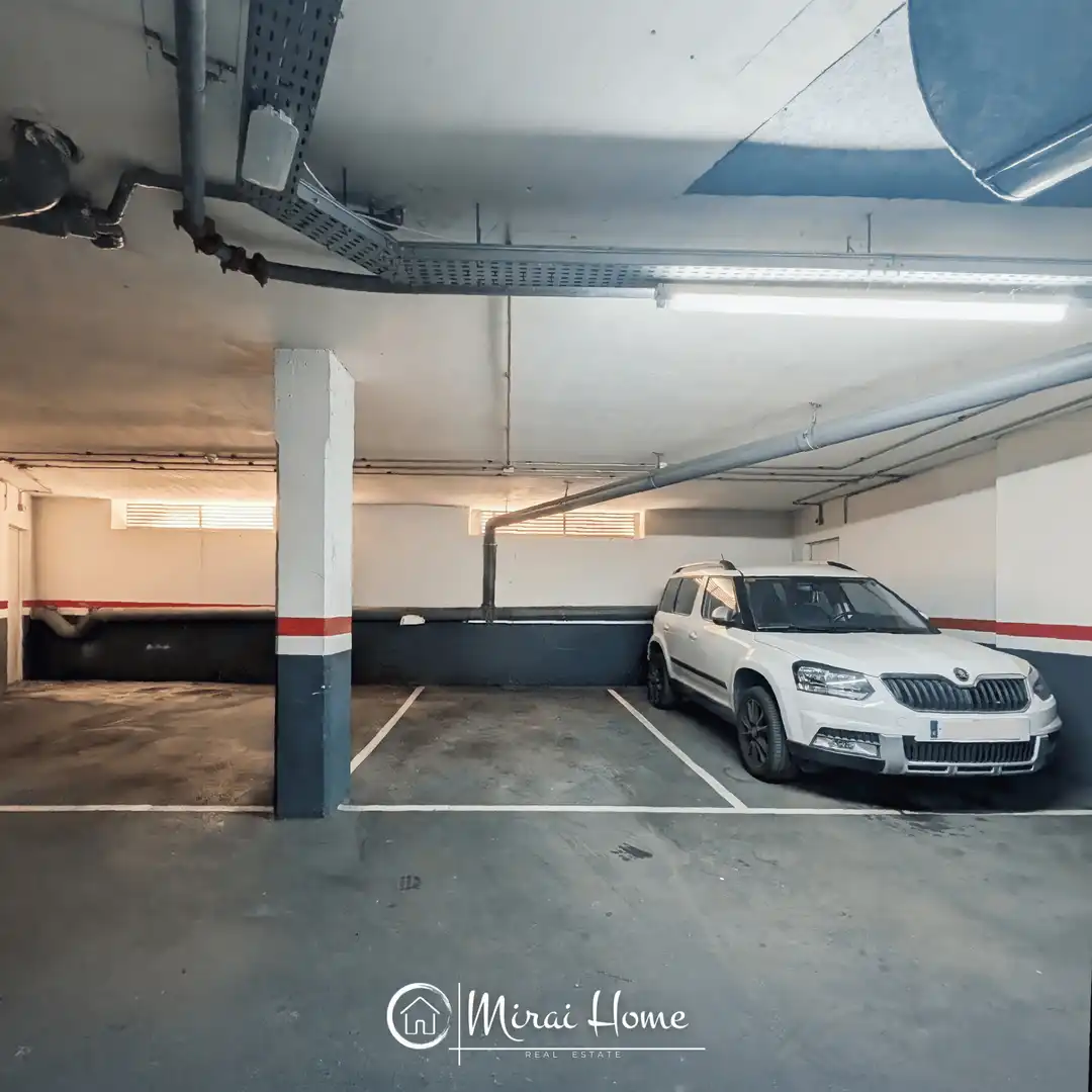 Individual con ascensor en venta en Canovelles