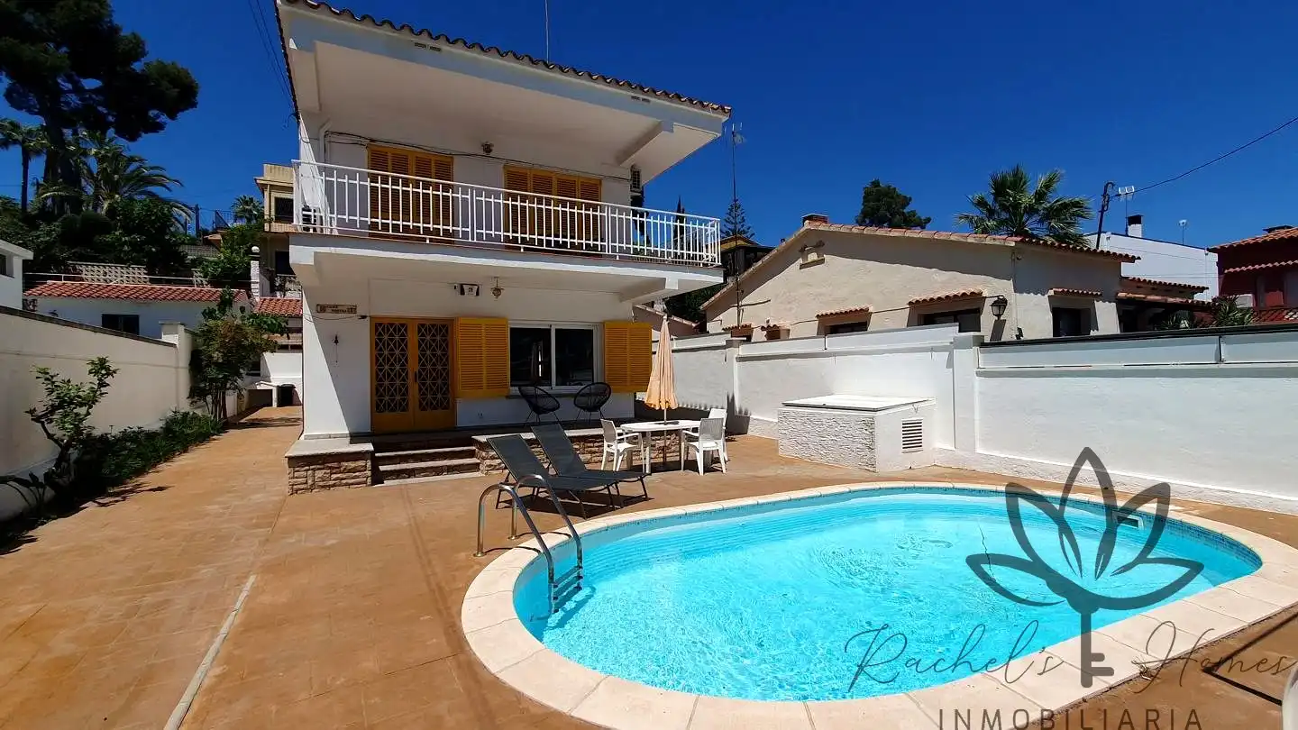 Piscina de Casa o chalet de alquiler en Castelldefels con Aire acondicionado, Calefacción y Jardín privado