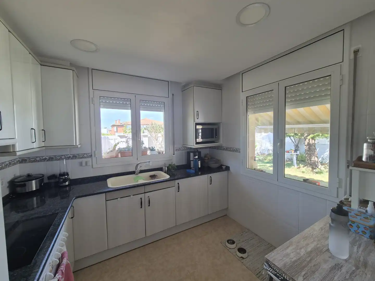 Küche von Haus oder Chalet zum Verkauf in Roda de Berà mit Heizung, Privatgarten und Terrasse