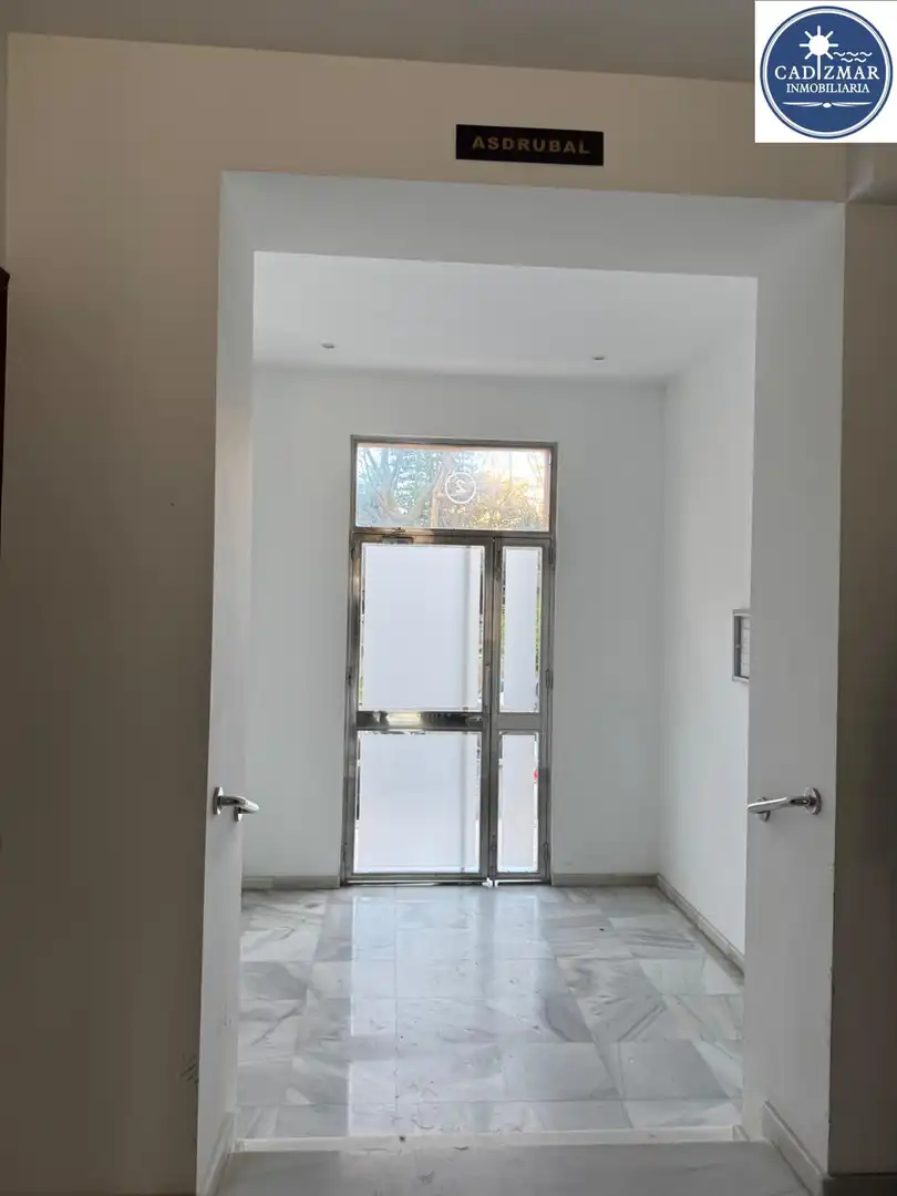 Ground floor for sale in Cádiz  with Storage room, Balcony and Alarm