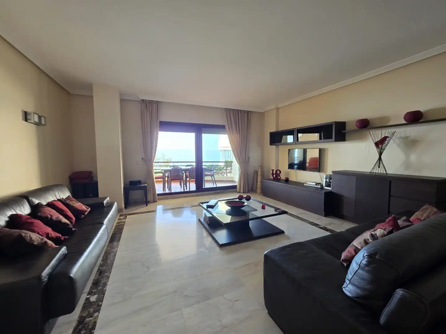 Sala d'estar de Pis en venda en Benalmádena amb Aire condicionat, Terrassa i Traster