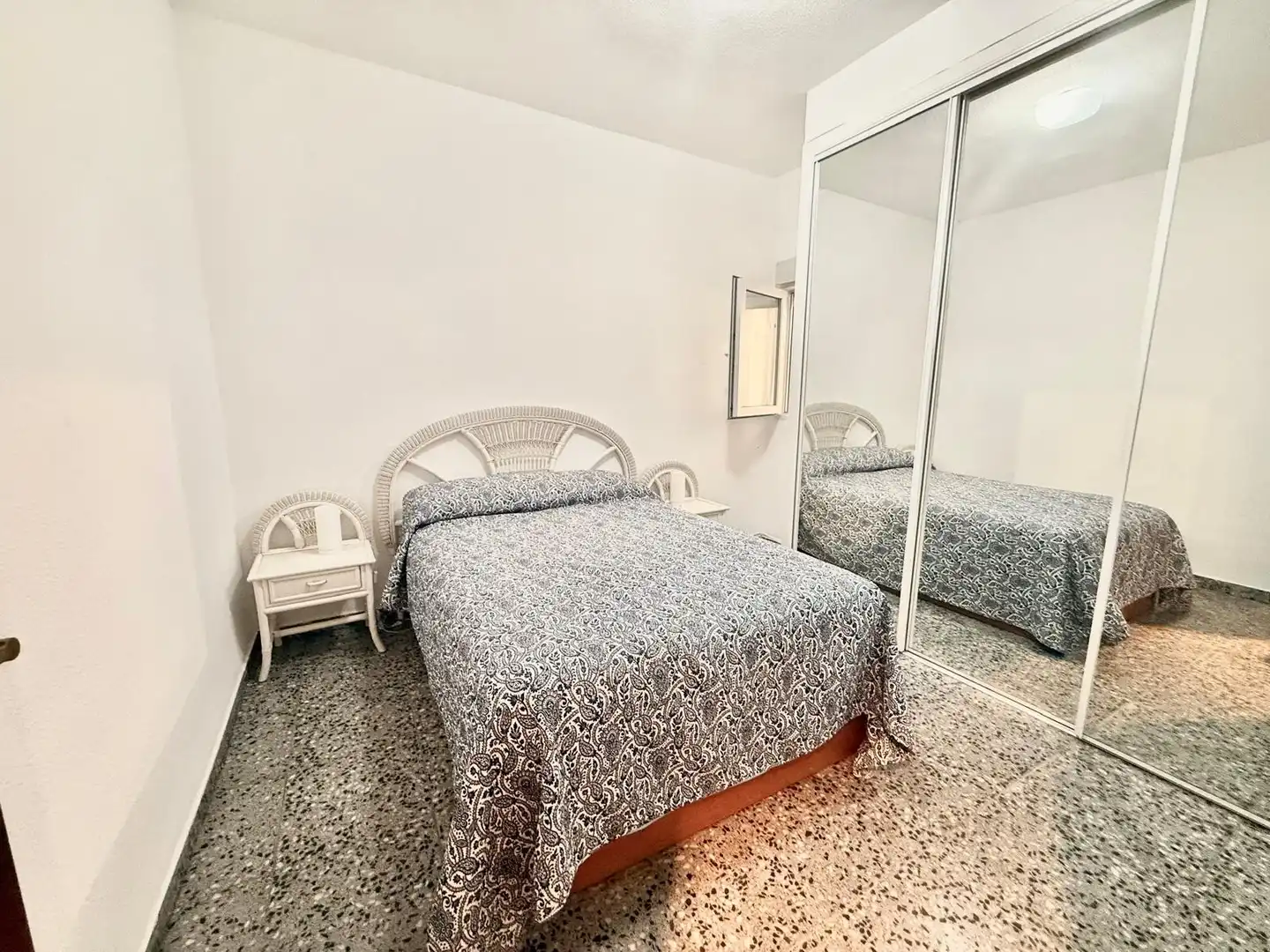Dormitori de Apartament de lloguer en Alicante / Alacant amb Aire condicionat, Moblat i Balcó