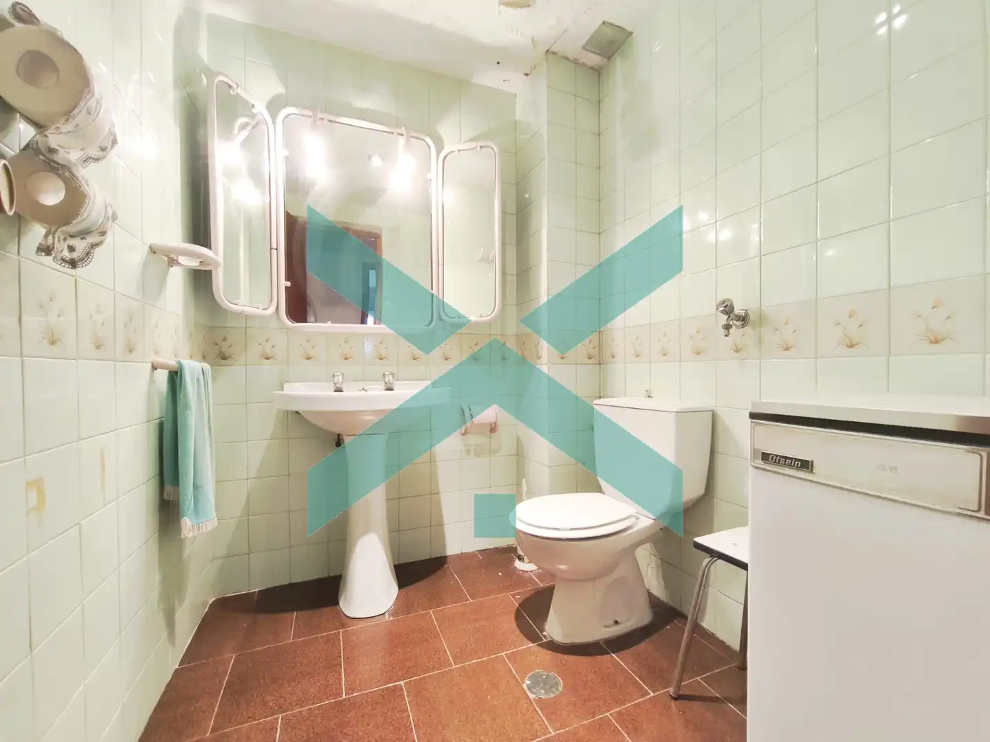 Baño de Piso en venta en Lillo con Calefacción, Terraza y Amueblado