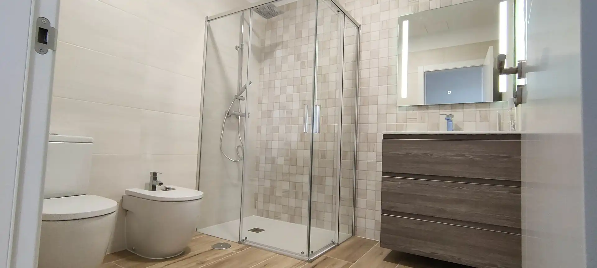 Baño de Piso en venta en Arteixo con Calefacción, Trastero y Horno