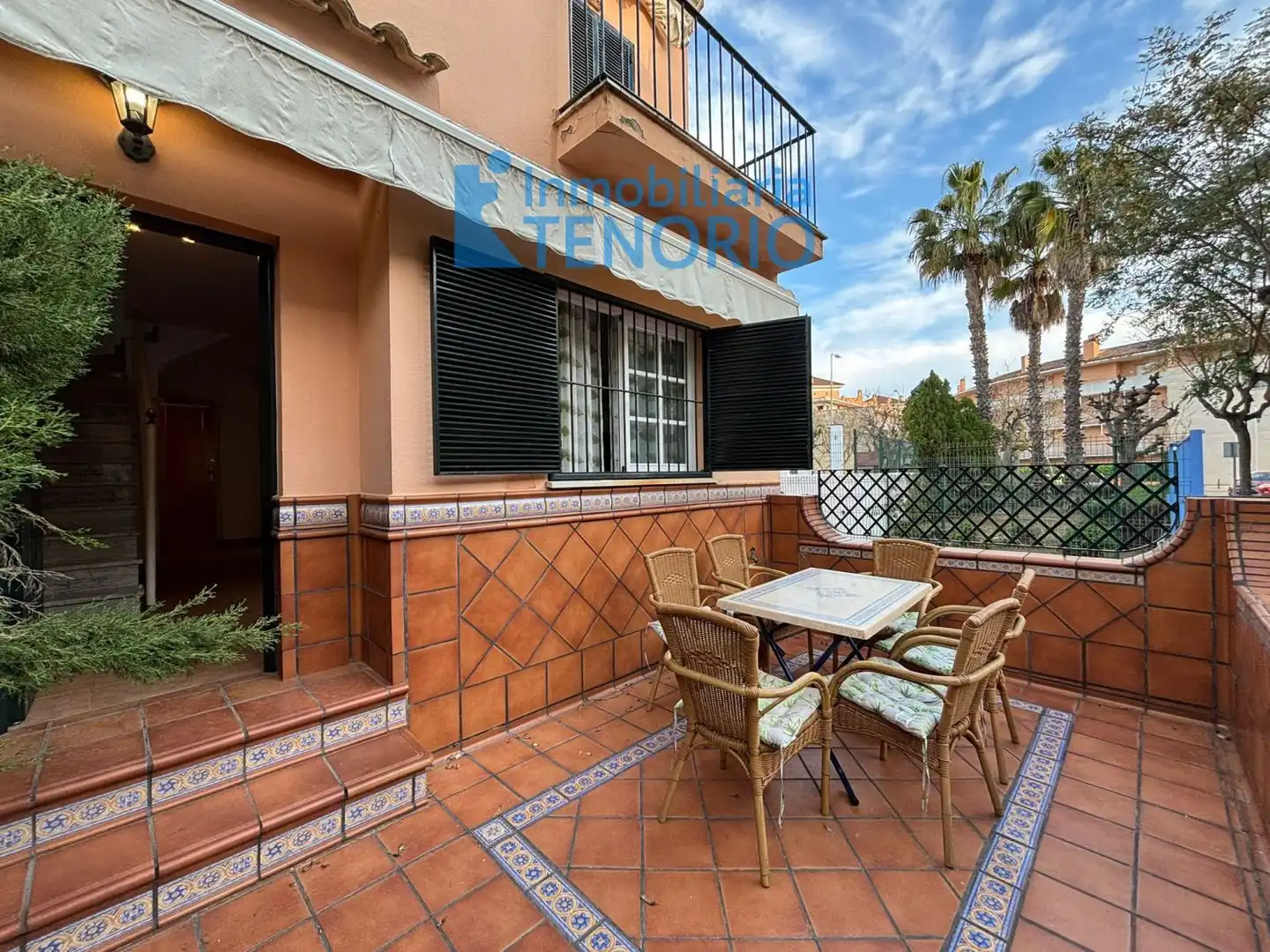 Vista exterior de Casa adosada en venta en Islantilla con Terraza y Piscina comunitaria