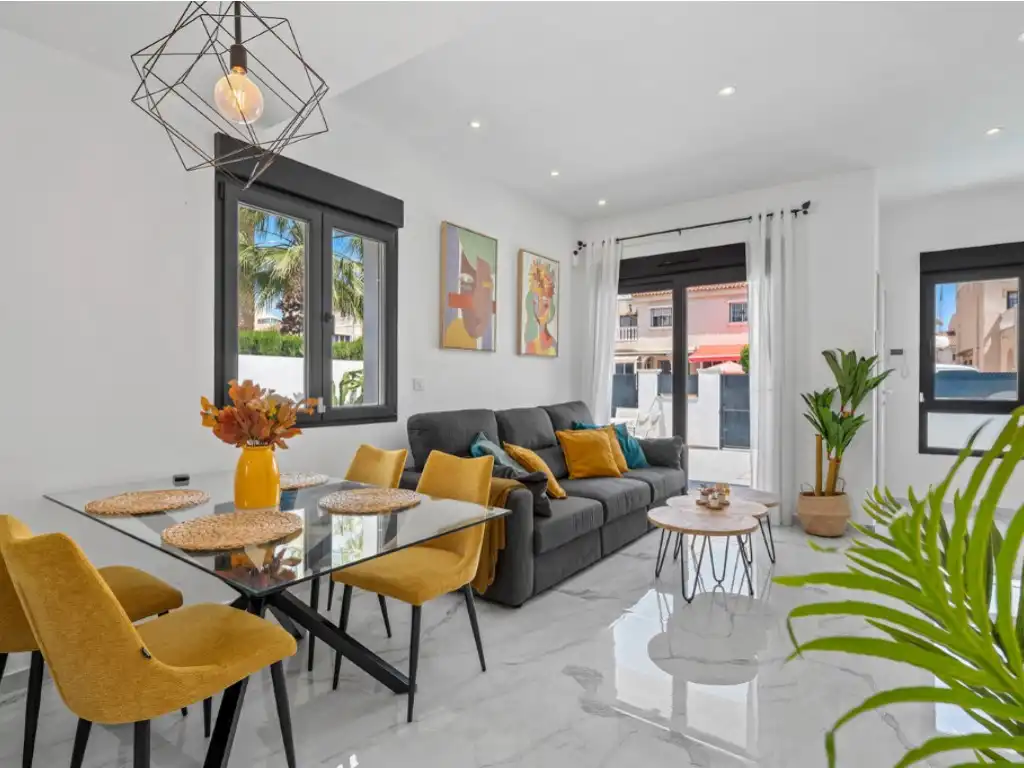Casa con piscina en venta en Calle las Abubillas, imagen 4