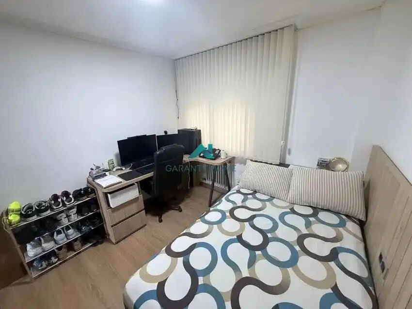 Habitación de Piso en venta en Pontevedra Capital  con Calefacción y Trastero
