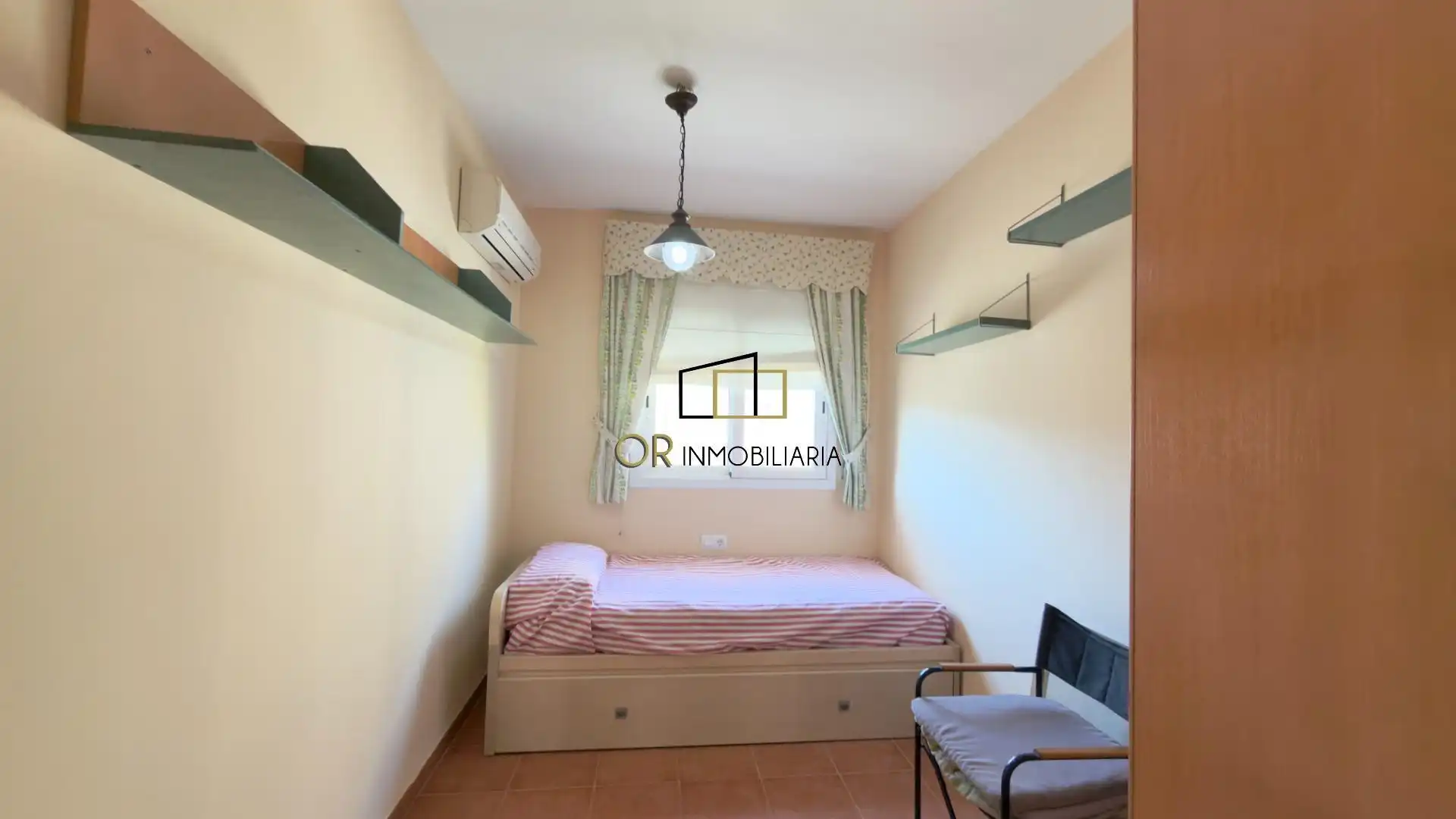 Dormitori de Casa o xalet en venda en Olèrdola amb Aire condicionat, Calefacció i Jardí privat