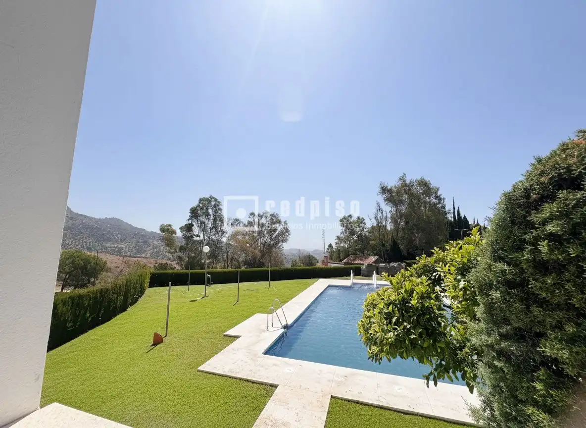 Piscina de Piso de alquiler en Málaga con Aire acondicionado, Jardín privado y Terraza
