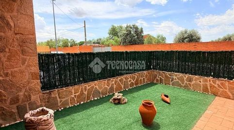 Foto 2 de Casa adosada en venta en Burujón, Toledo