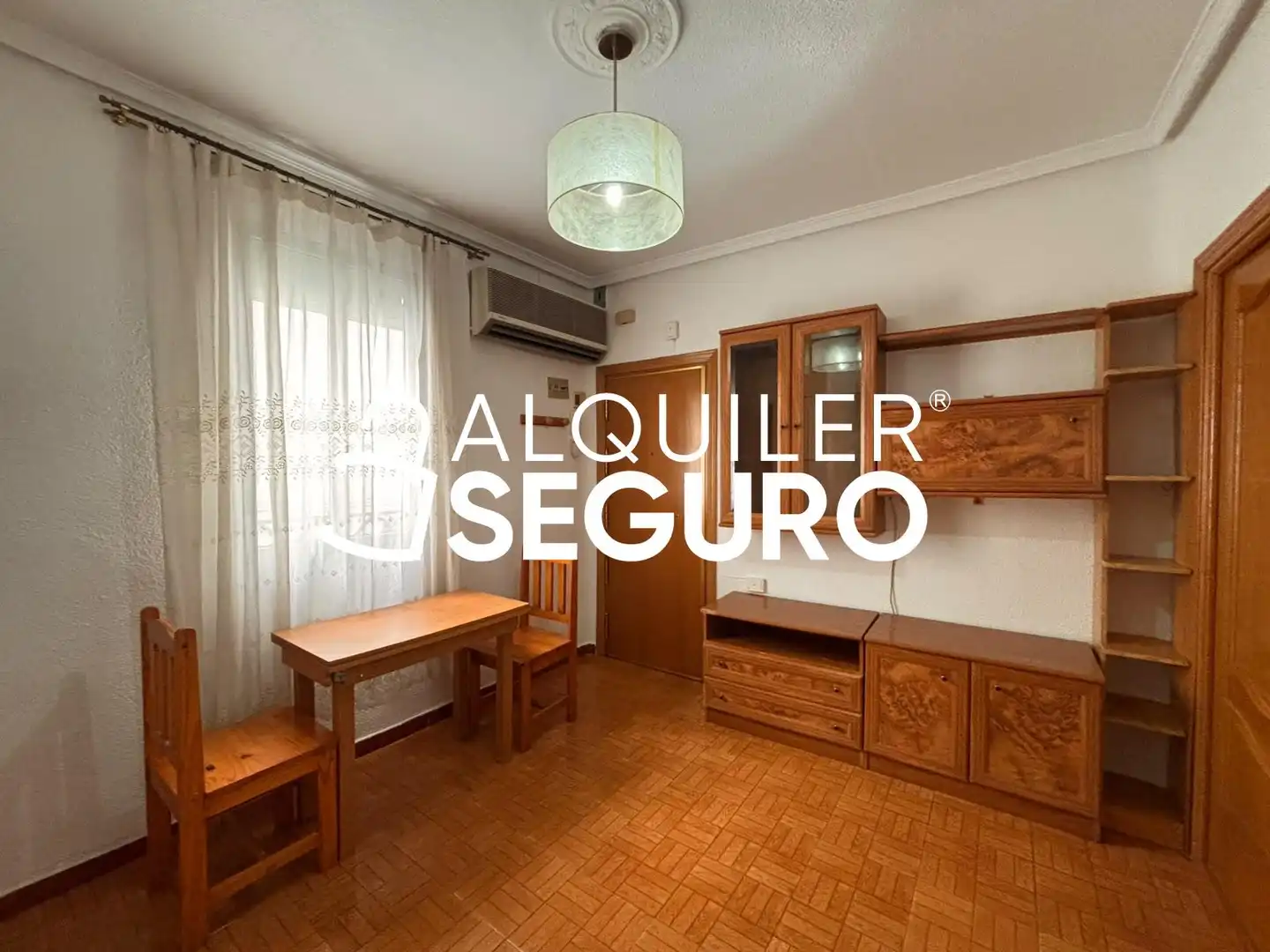 Schlafzimmer von Wohnung zur Miete in Madrid mit Klimaanlage und Heizung