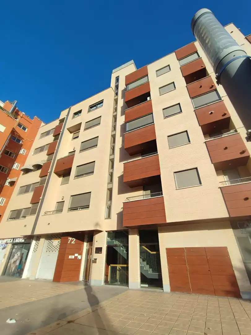 Pis amb ascensor en venda a Avenida Avenida Juan Carlos I 72, imagen 2