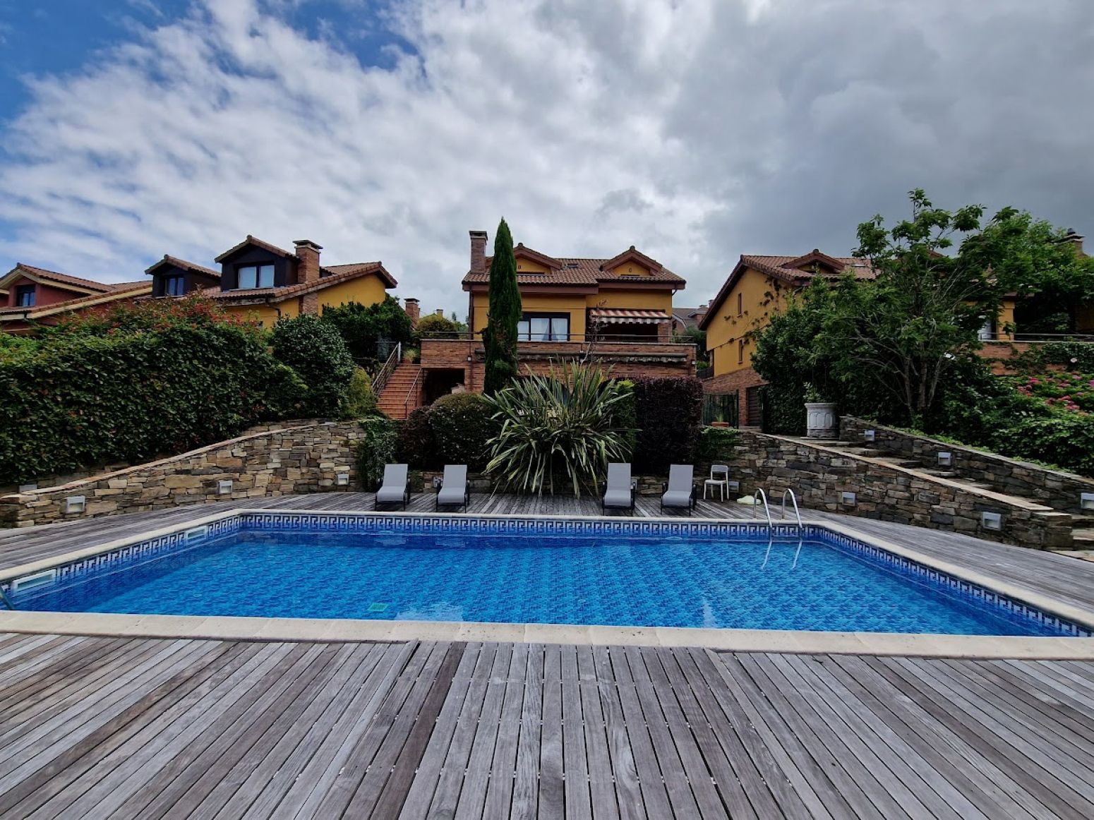 Piscina de Casa o xalet en venda en Piélagos amb Calefacció, Parquet i Terrassa