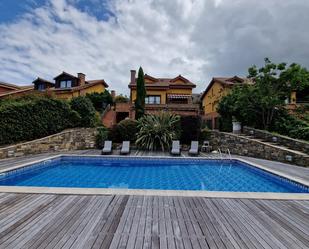 Piscina de Casa o xalet en venda en Piélagos amb Calefacció, Parquet i Terrassa