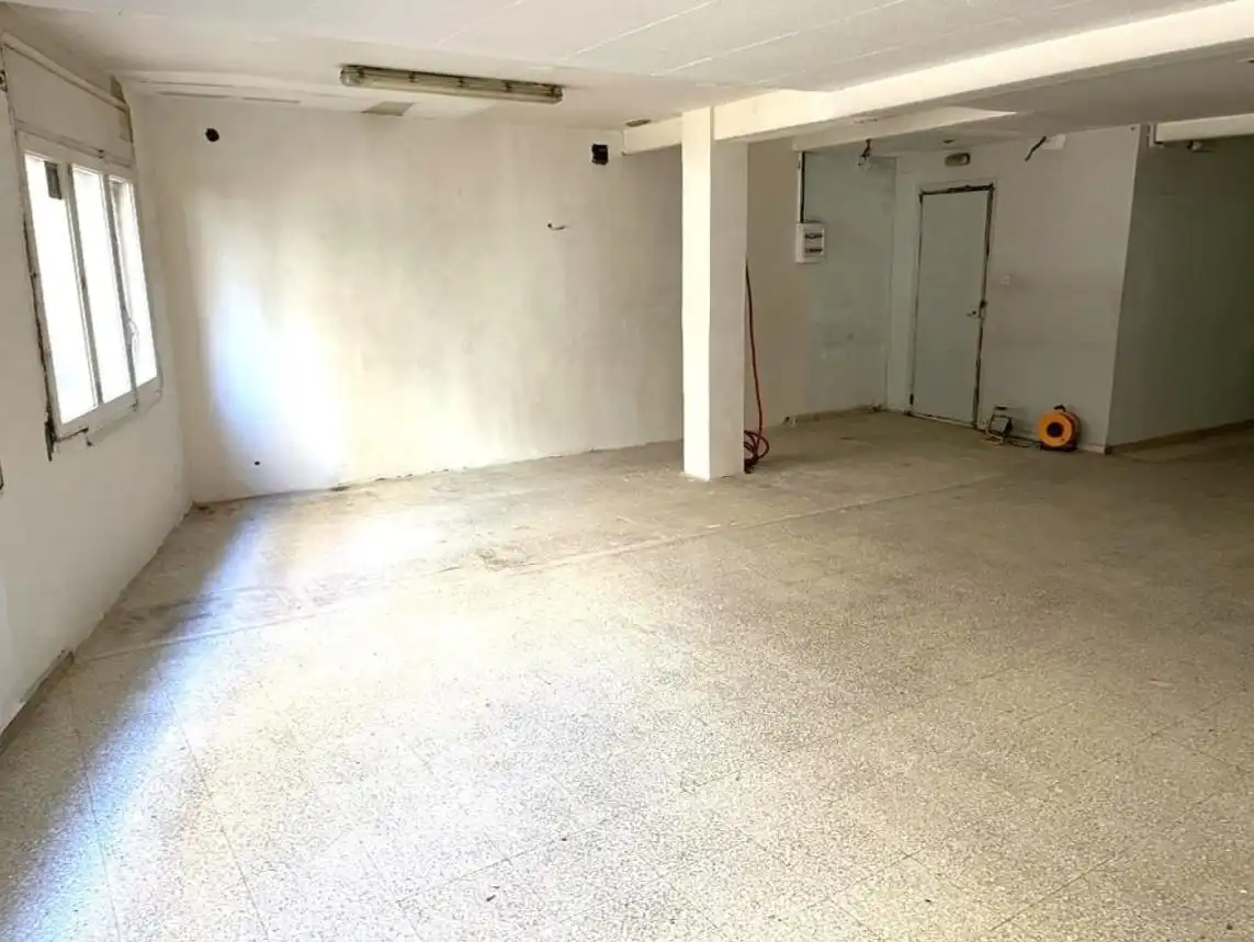 Locale commerciale in affitto a Fiter I Rossell