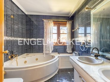 Duplex con balcone in vendita a Centro